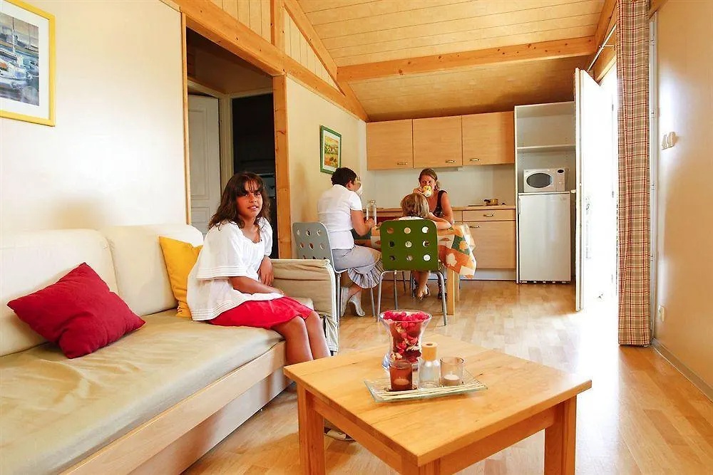 *** Aparthotel Vacanceole - Domaine Du Green Rivieres  France